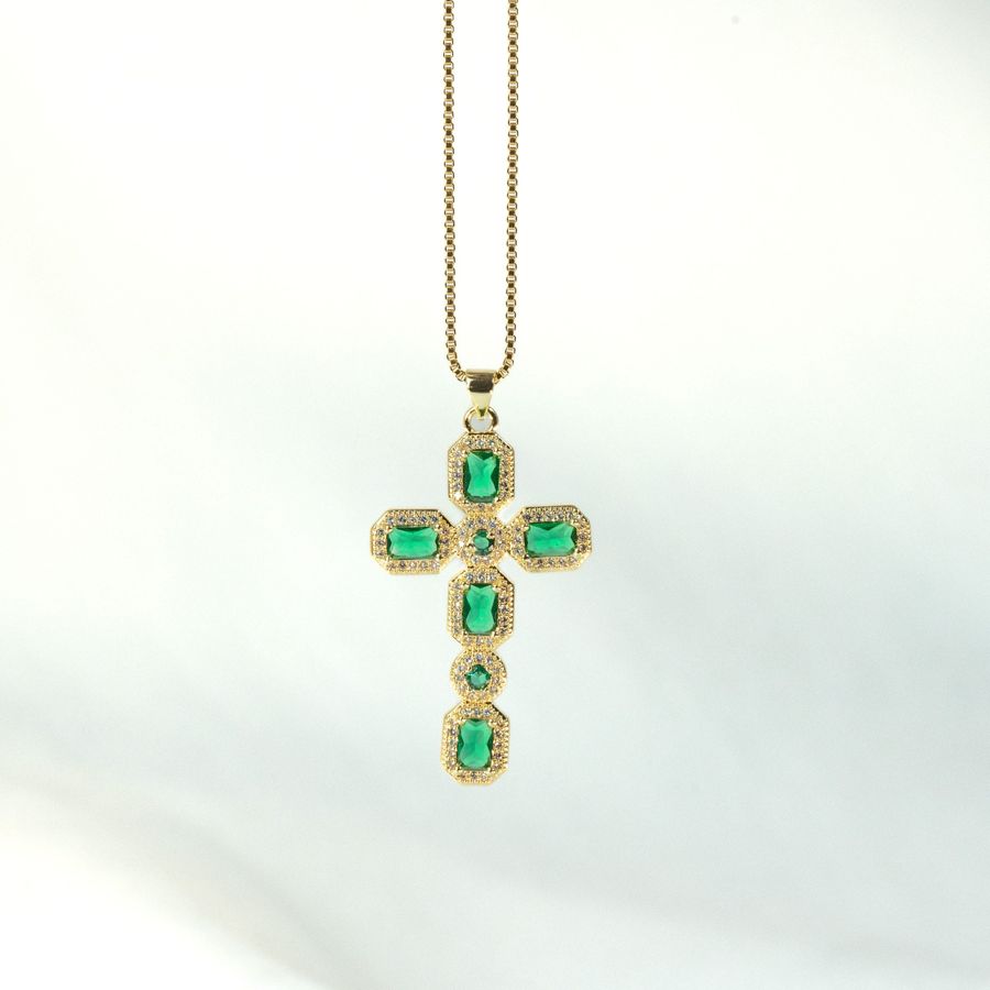 Collier croix baroque L’Émeraude plaqué or